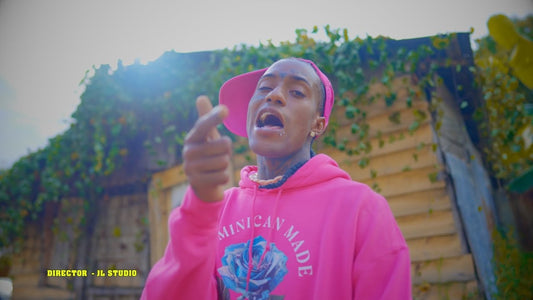 Video Oficial: ZOJO RD 💔🕊️ TE MANTAN VENDIÓ POR UNO DE TU RED featuring Dominican Made 2000 Pesos Dominicano Rose Collection