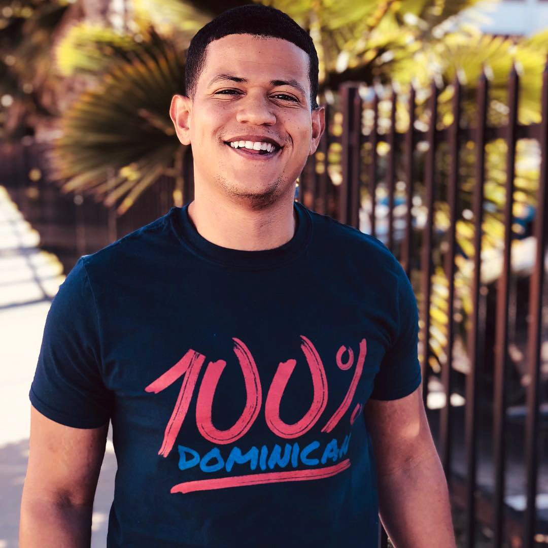 100% Dominican Unisex T-Shirt  - 2020 - DominicanGirlfriend.com - Frases Dominicanas - República Dominicana Lifestyle Graphic T-Shirts Streetwear & Accessories - New York - Bronx - Washington Heights - Miami - Florida - Boca Chica - USA - Dominican Clothing