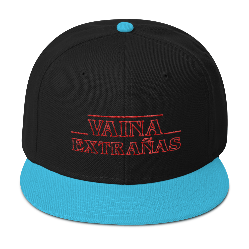 Vaina Extrañas Snapback Hat  - 2020 - DominicanGirlfriend.com - Frases Dominicanas - República Dominicana Lifestyle Graphic T-Shirts Streetwear & Accessories - New York - Bronx - Washington Heights - Miami - Florida - Boca Chica - USA - Dominican Clothing