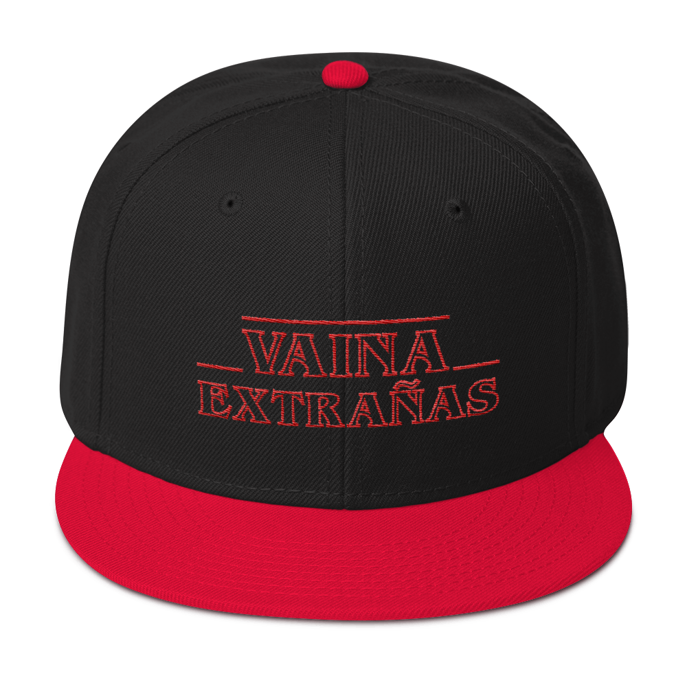 Vaina Extrañas Snapback Hat  - 2020 - DominicanGirlfriend.com - Frases Dominicanas - República Dominicana Lifestyle Graphic T-Shirts Streetwear & Accessories - New York - Bronx - Washington Heights - Miami - Florida - Boca Chica - USA - Dominican Clothing
