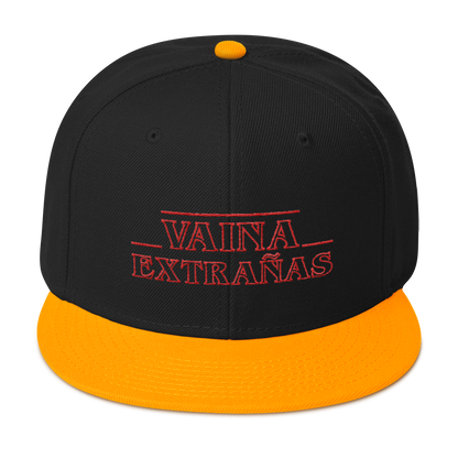 Vaina Extrañas Snapback Hat  - 2020 - DominicanGirlfriend.com - Frases Dominicanas - República Dominicana Lifestyle Graphic T-Shirts Streetwear & Accessories - New York - Bronx - Washington Heights - Miami - Florida - Boca Chica - USA - Dominican Clothing