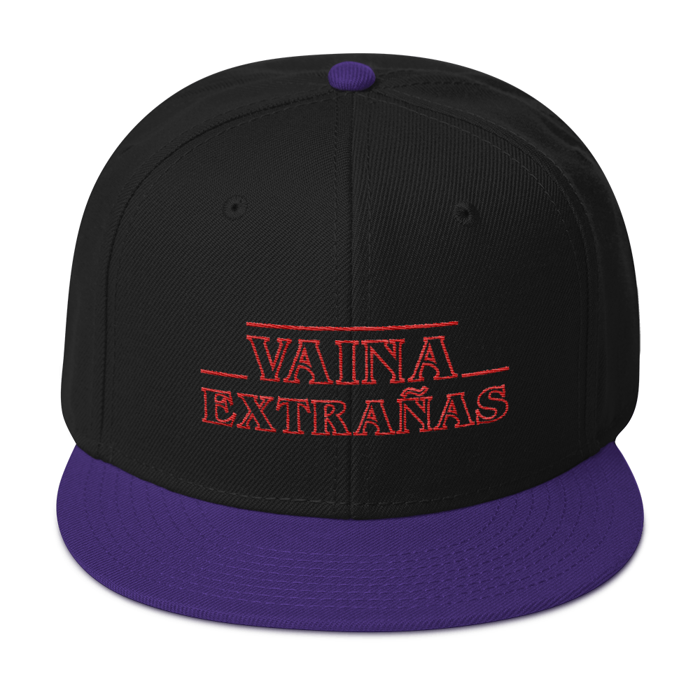 Vaina Extrañas Snapback Hat  - 2020 - DominicanGirlfriend.com - Frases Dominicanas - República Dominicana Lifestyle Graphic T-Shirts Streetwear & Accessories - New York - Bronx - Washington Heights - Miami - Florida - Boca Chica - USA - Dominican Clothing
